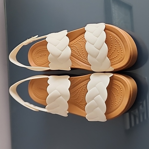 CROCS Shoes - Women's Cream Sandals